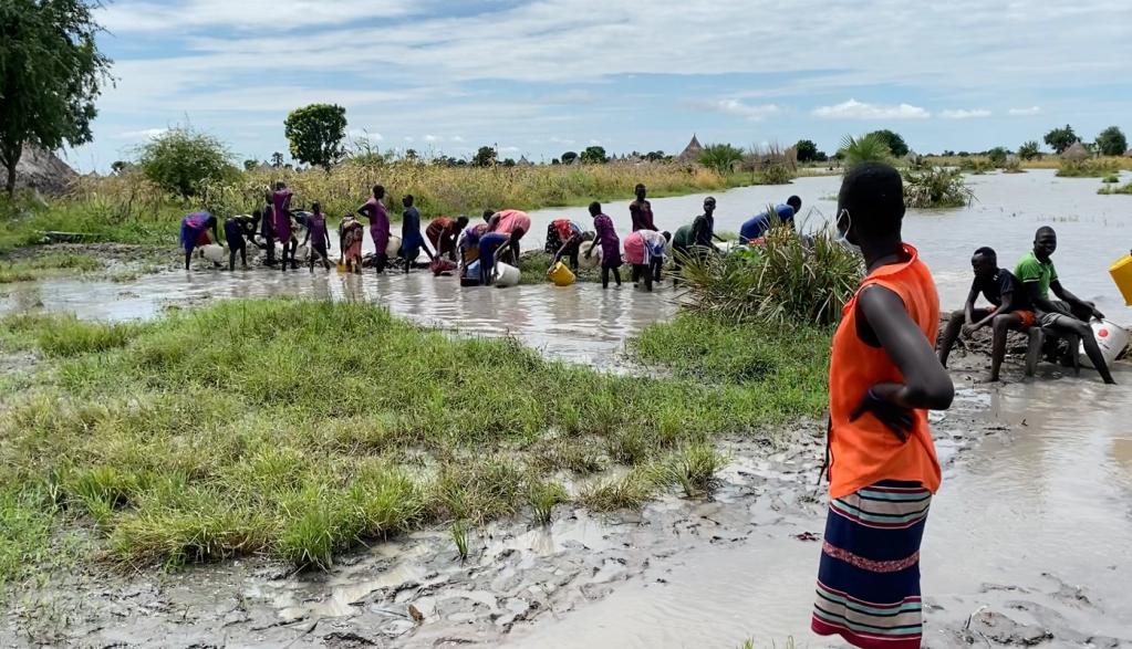 UN Agencies provide emergency relief to people displaced by floods